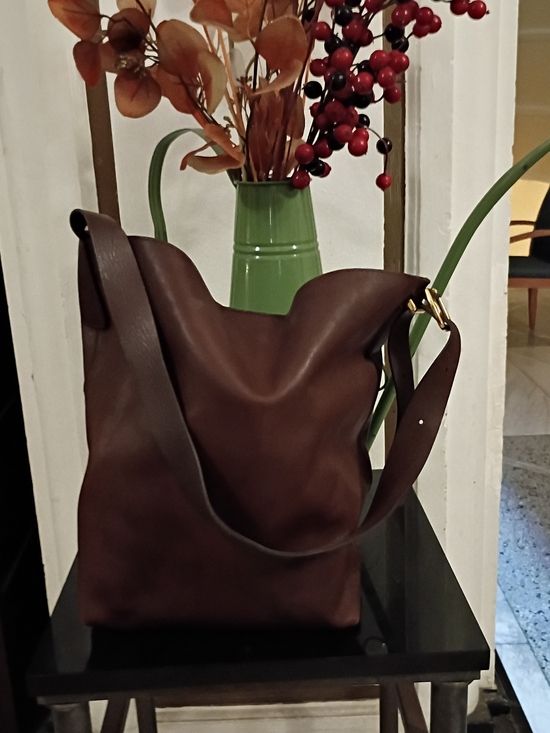 Madewell Handbags - Madewell Classic Chestnut Leather Shoulder Bag
